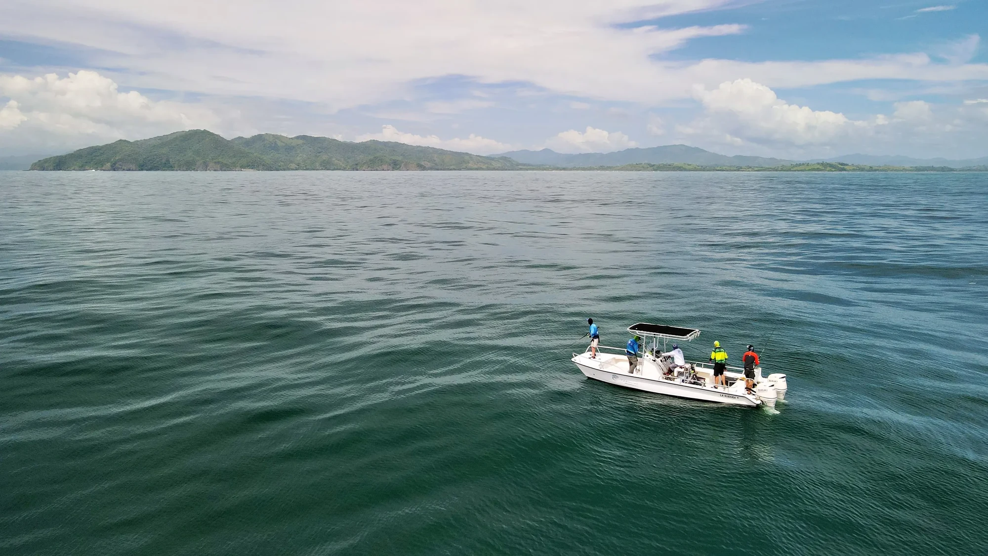 Panama Katamaran Drohne 3200 web scaled fishing trip panama