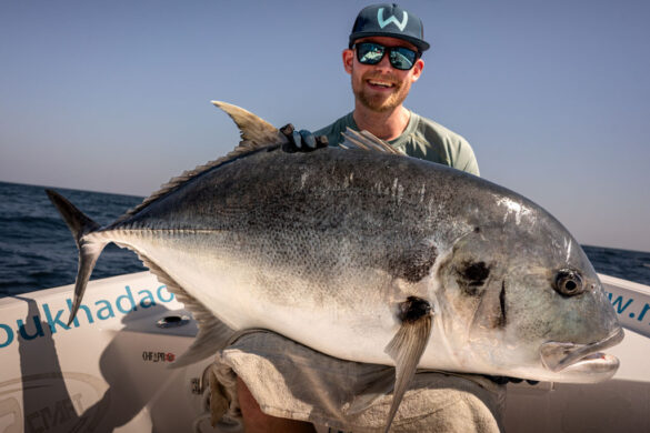 Großer Giant Trevally für Daniel Nilsson vor Hallaniyat im Oman.